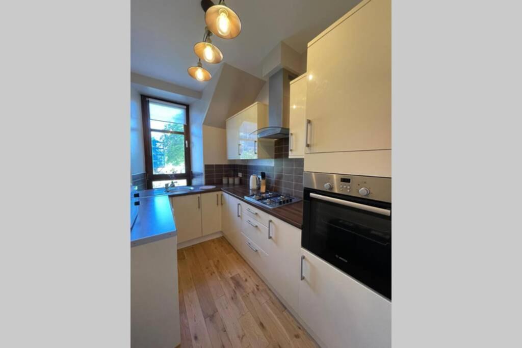No 10 Immaculate City Centre, Top Floor 2 Bed Flat With Free Parking Инвернесс Экстерьер фото