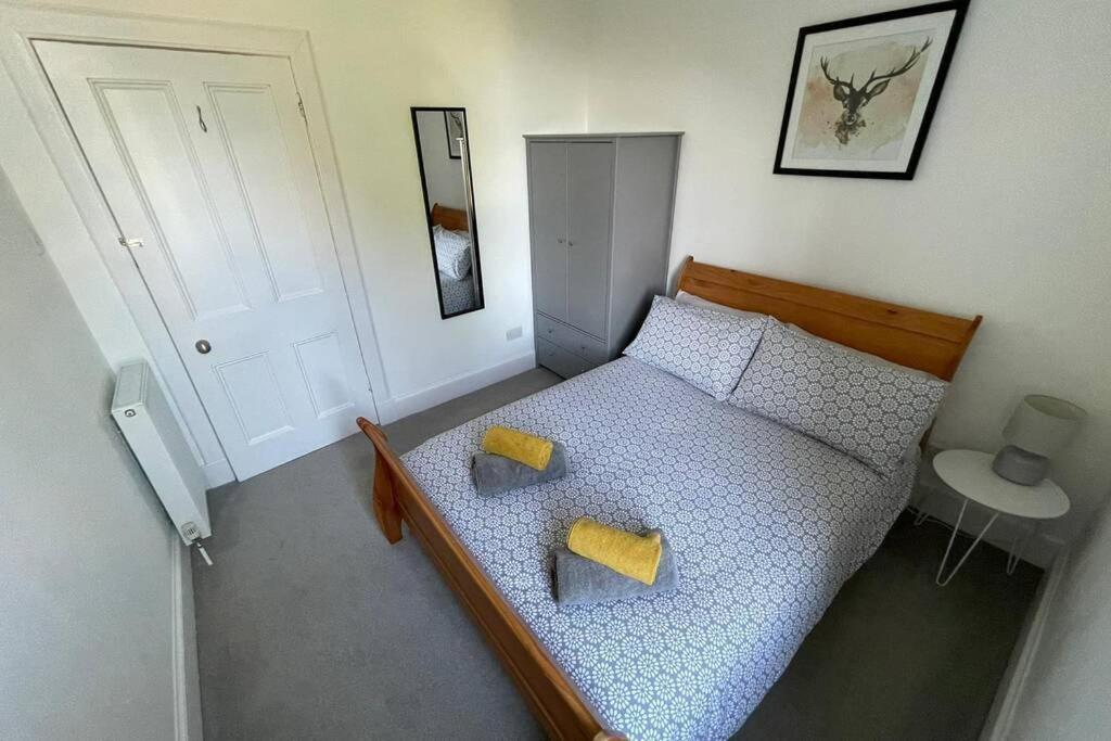 No 10 Immaculate City Centre, Top Floor 2 Bed Flat With Free Parking Инвернесс Экстерьер фото